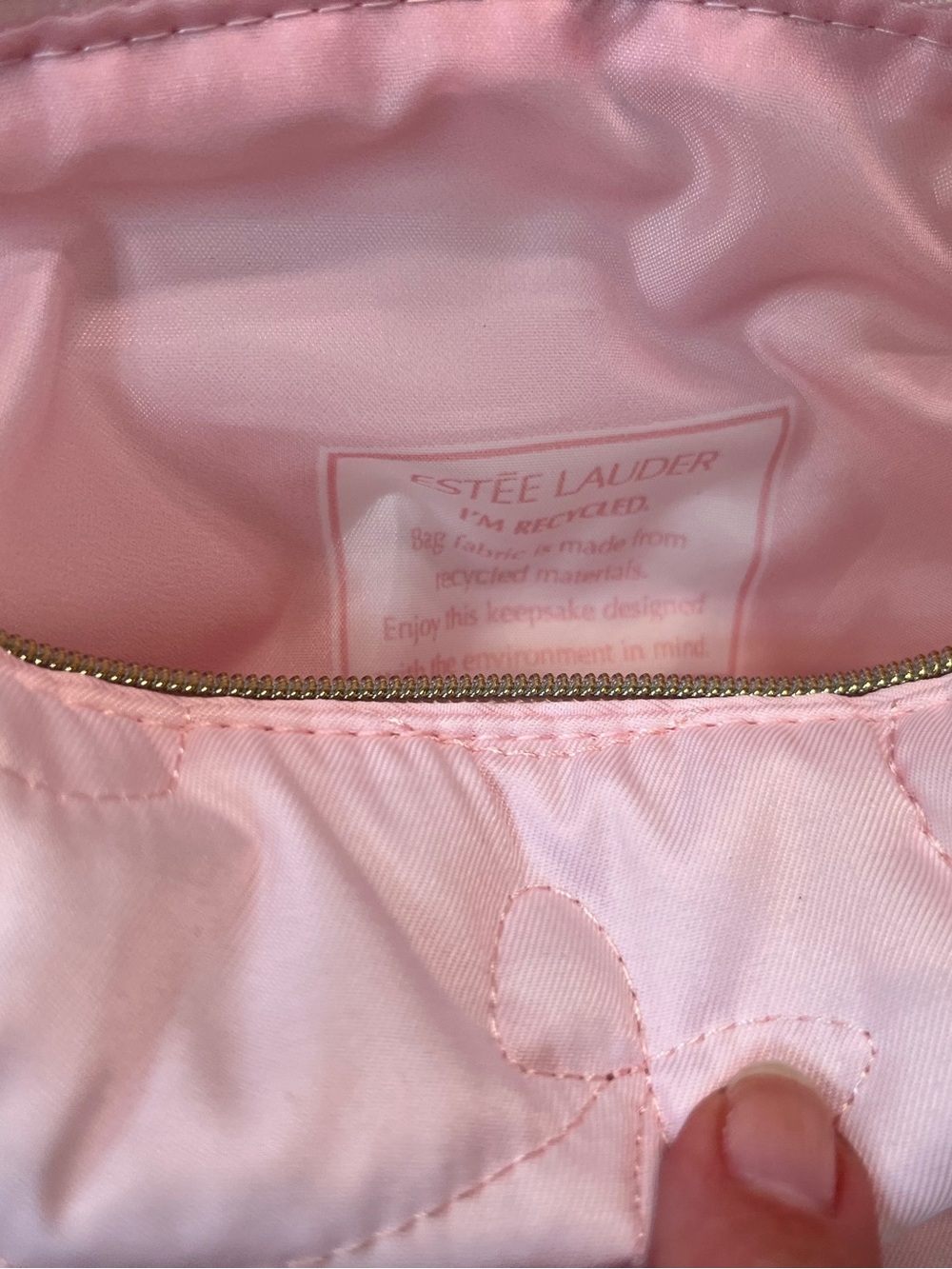 Estée Lauder Quilted Light Pink Cosmetic Pouch Breast Cancer Research Foundation - Picture 4 of 6